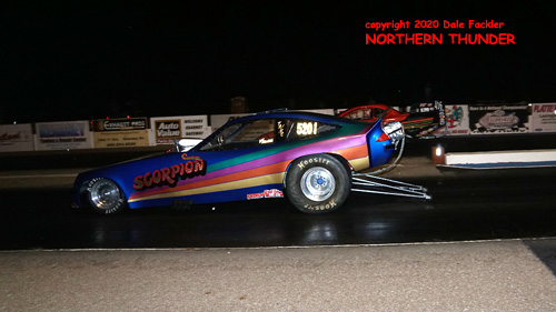 (near lane) Justin Herbst - 'Scorpion' vs (far lane) Nick Johnson - 'Prairie Fire'